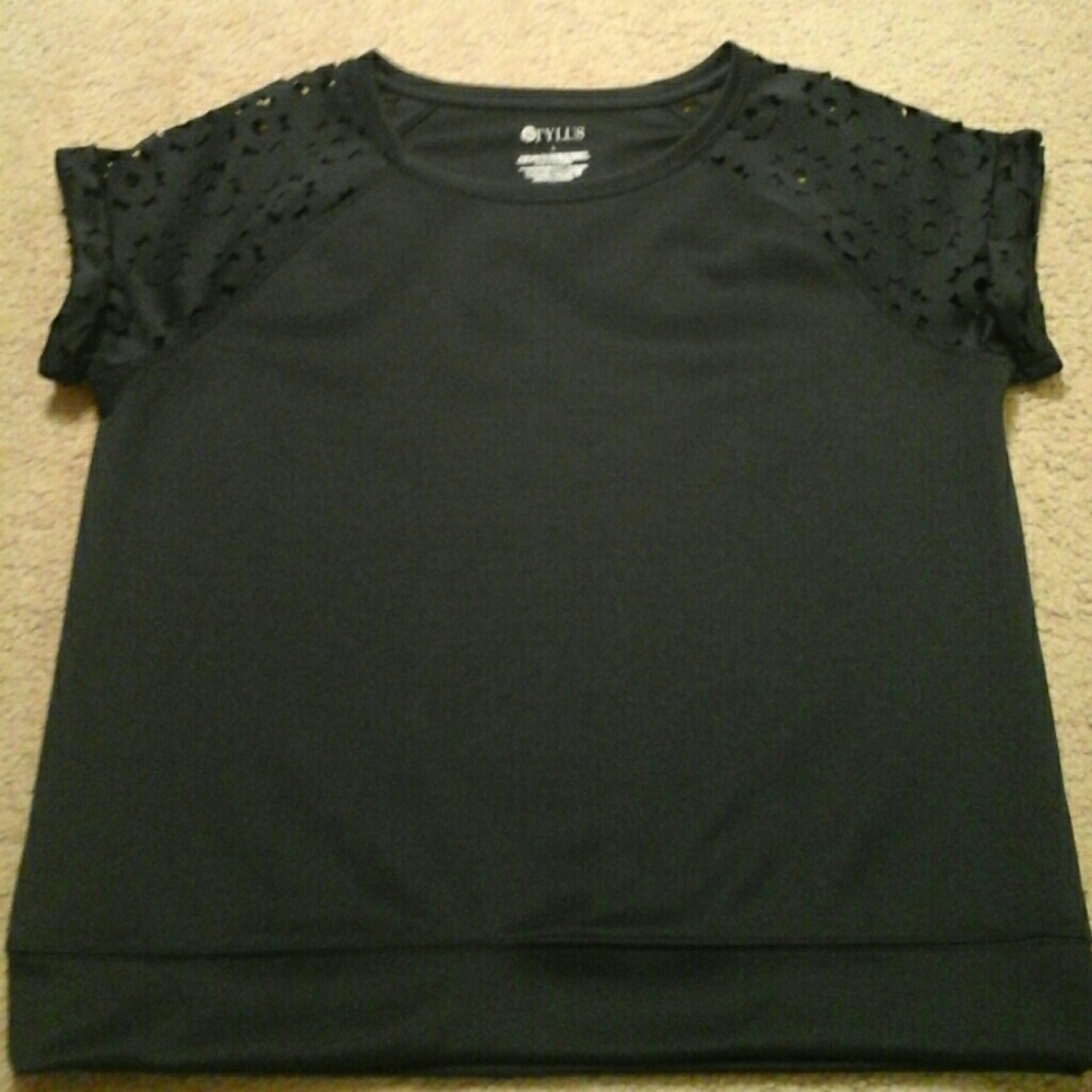 Stylus lazer-cut shirt‎